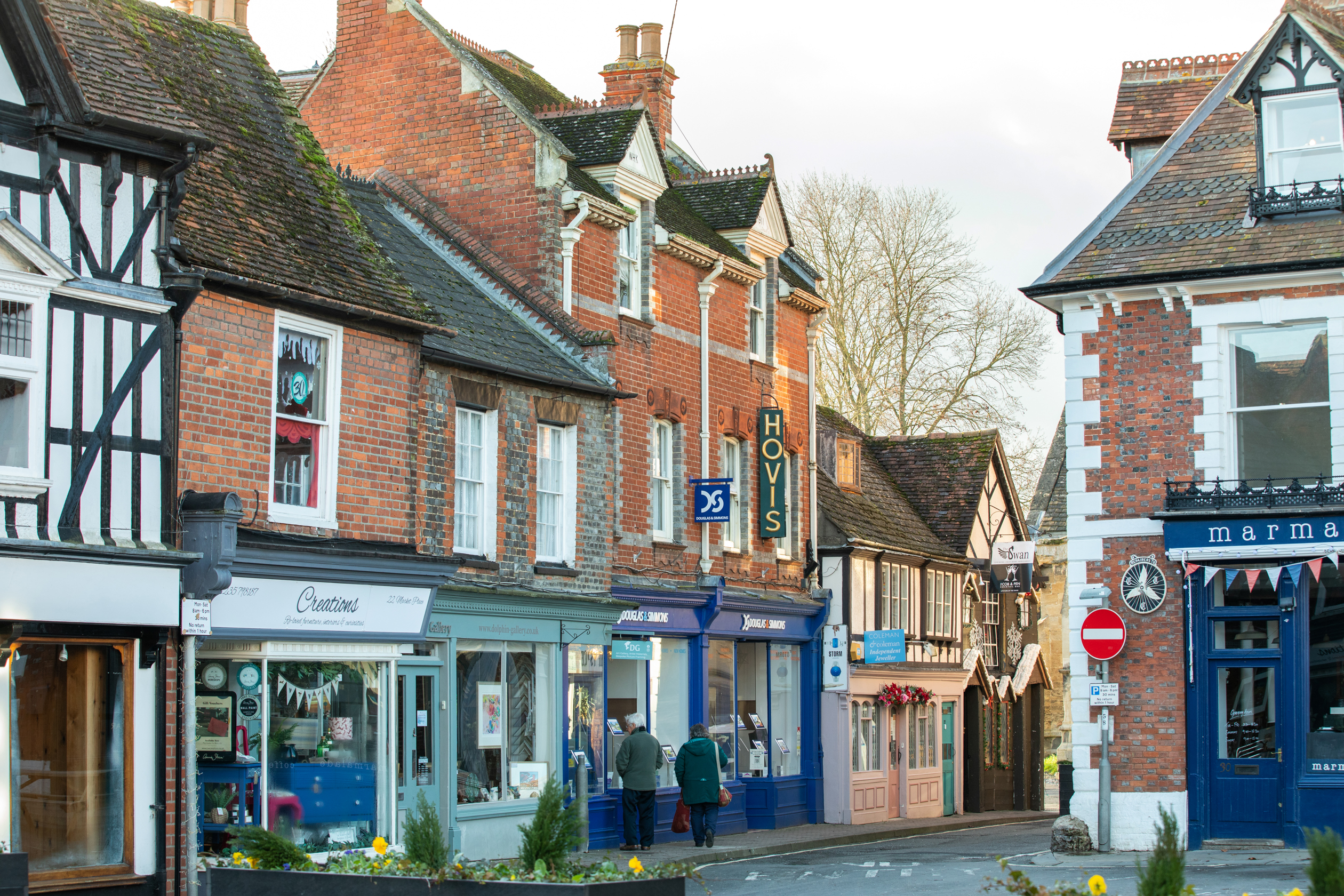 Outside view of Wantage town square